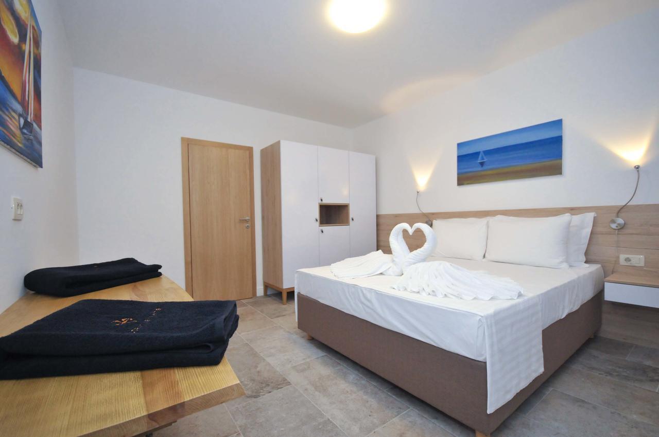 Corso Levante Luxury Suites Petrovac na moru Exterior foto