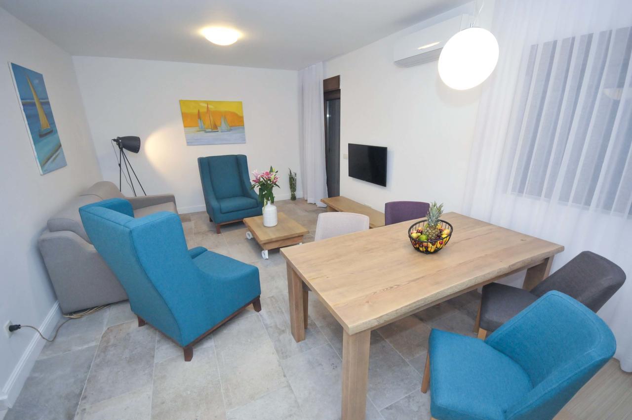 Corso Levante Luxury Suites Petrovac na moru Exterior foto
