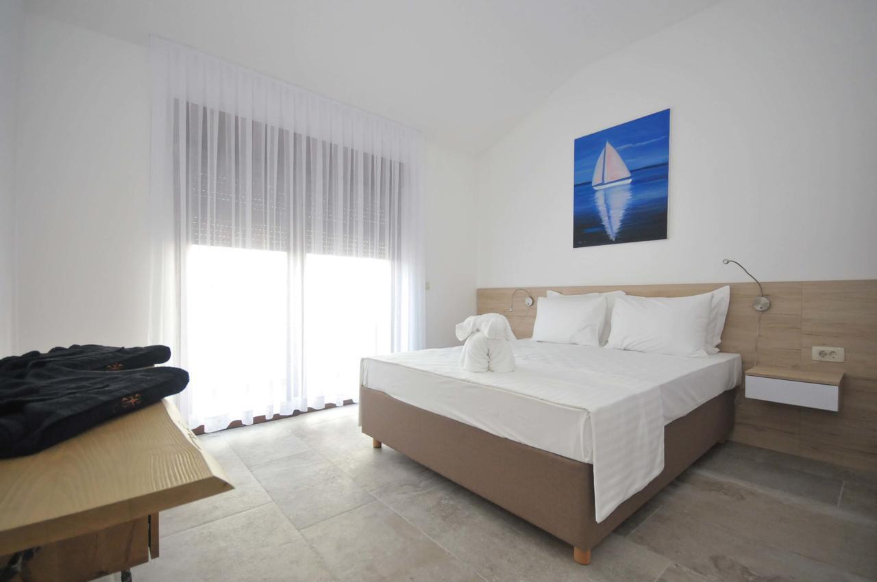 Corso Levante Luxury Suites Petrovac na moru Exterior foto