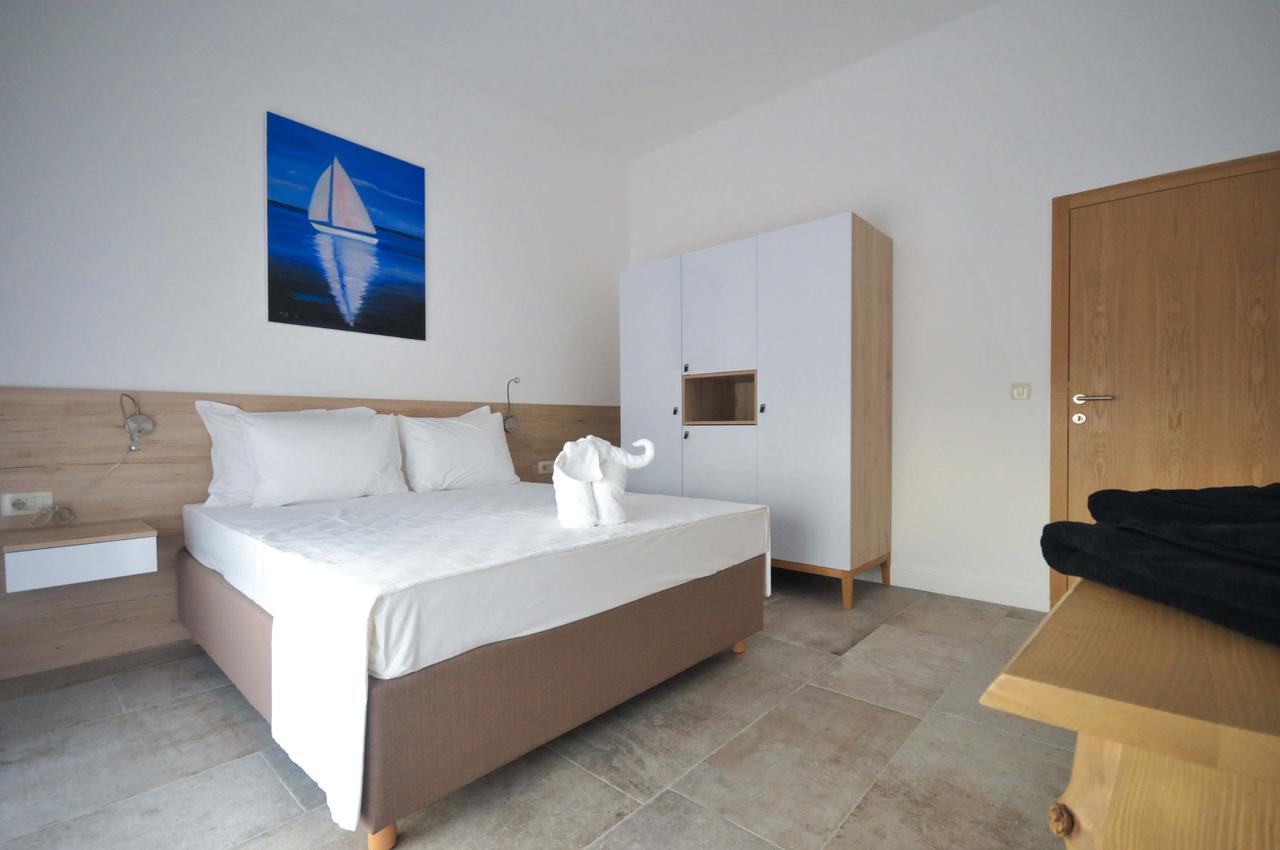 Corso Levante Luxury Suites Petrovac na moru Exterior foto
