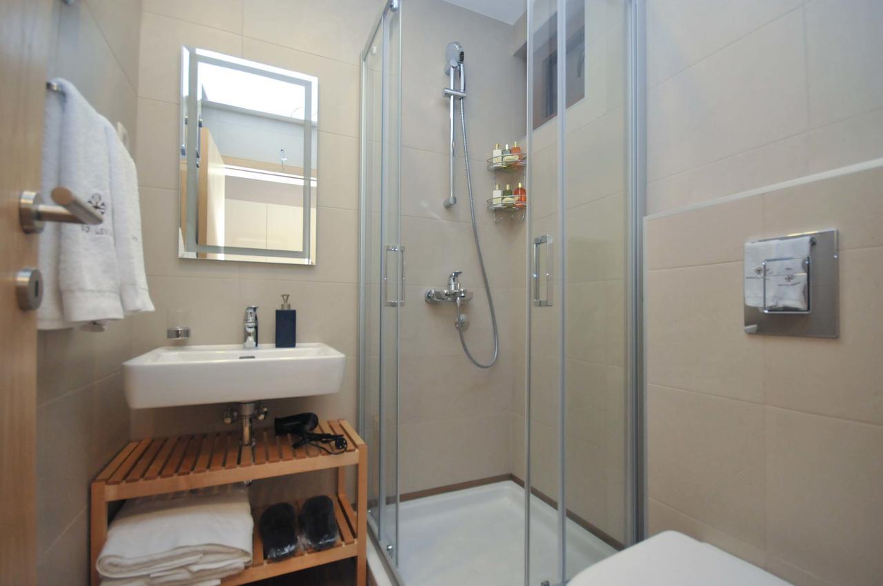 Corso Levante Luxury Suites Petrovac na moru Exterior foto
