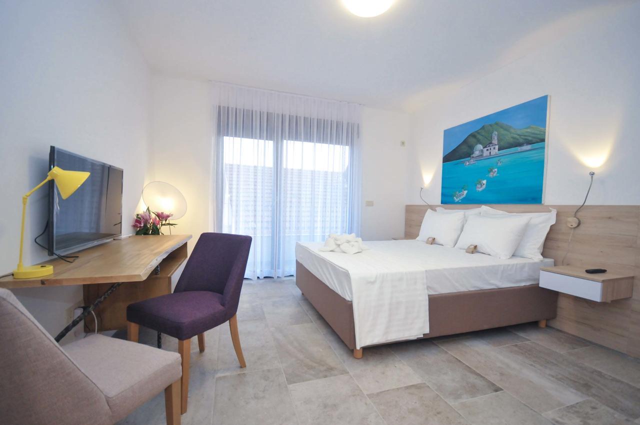 Corso Levante Luxury Suites Petrovac na moru Exterior foto