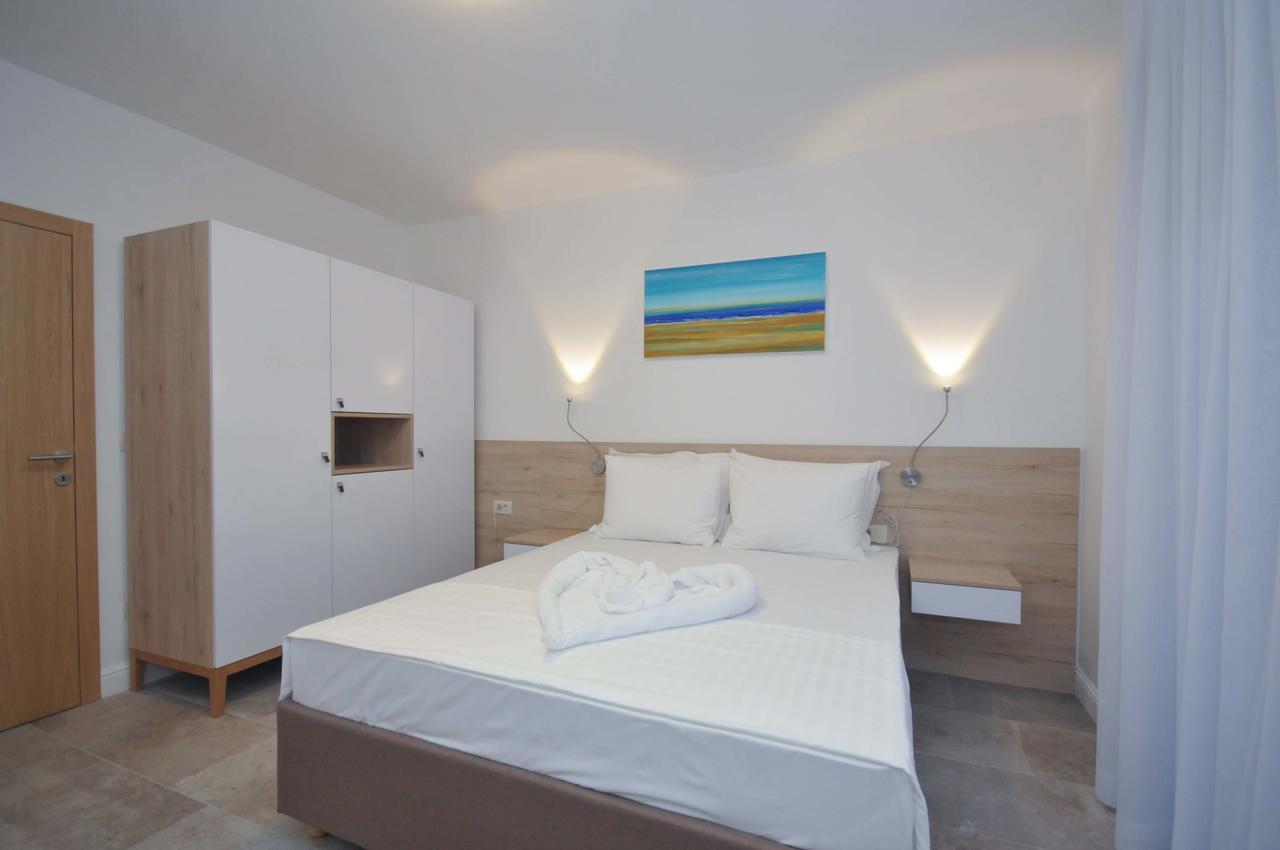 Corso Levante Luxury Suites Petrovac na moru Exterior foto